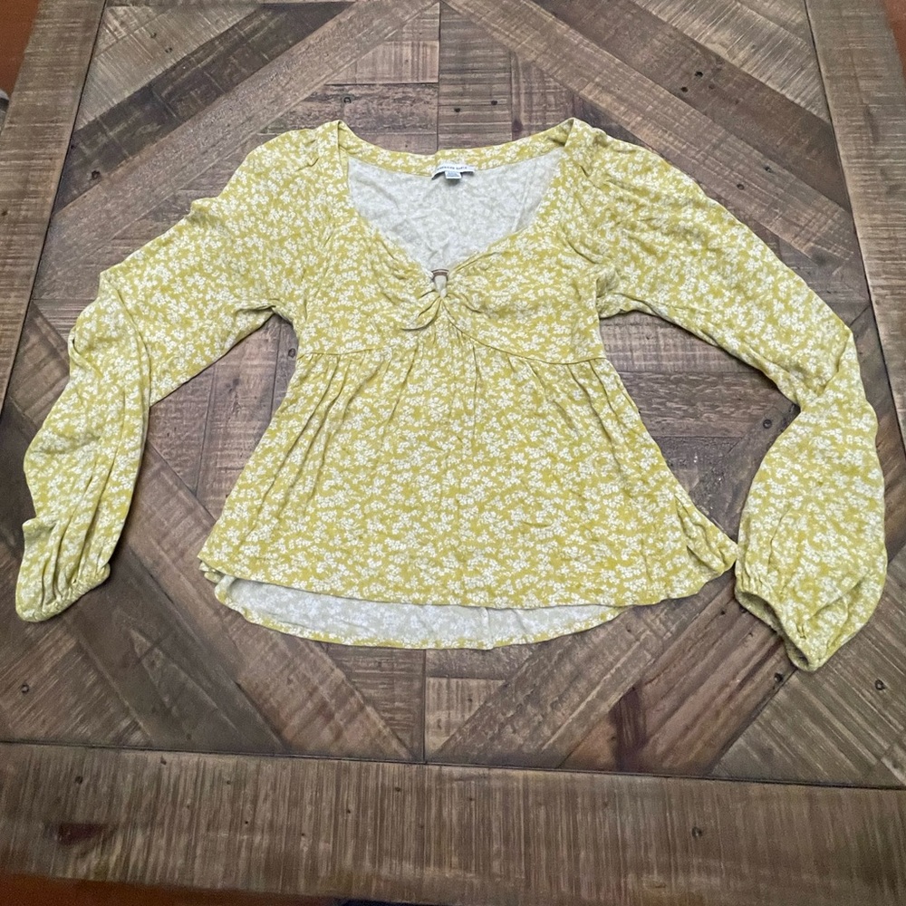 American Eagle yellow floral babydoll long sleeve sweetheart top